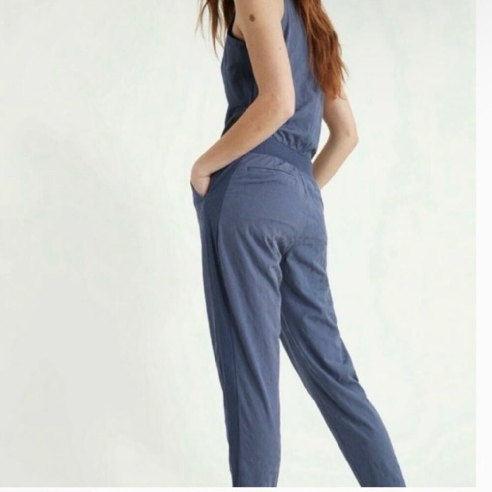 Athleta Brooklyn Lightweight Sleeveless Textured Jumpsuit Size 2